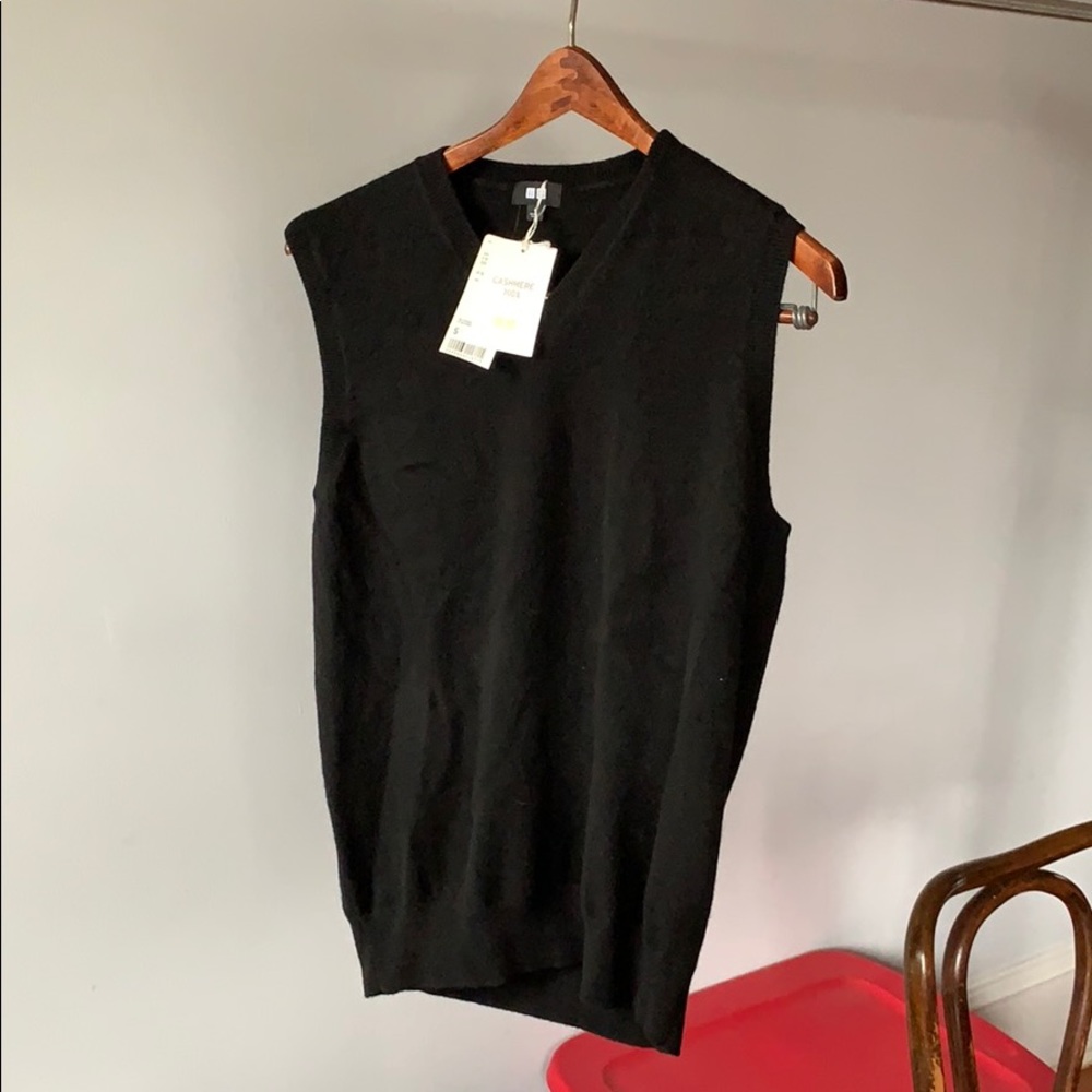 A20 Uniqlo 100% cashmere vest